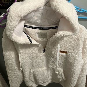 Simply Southern long sleeve pull over!